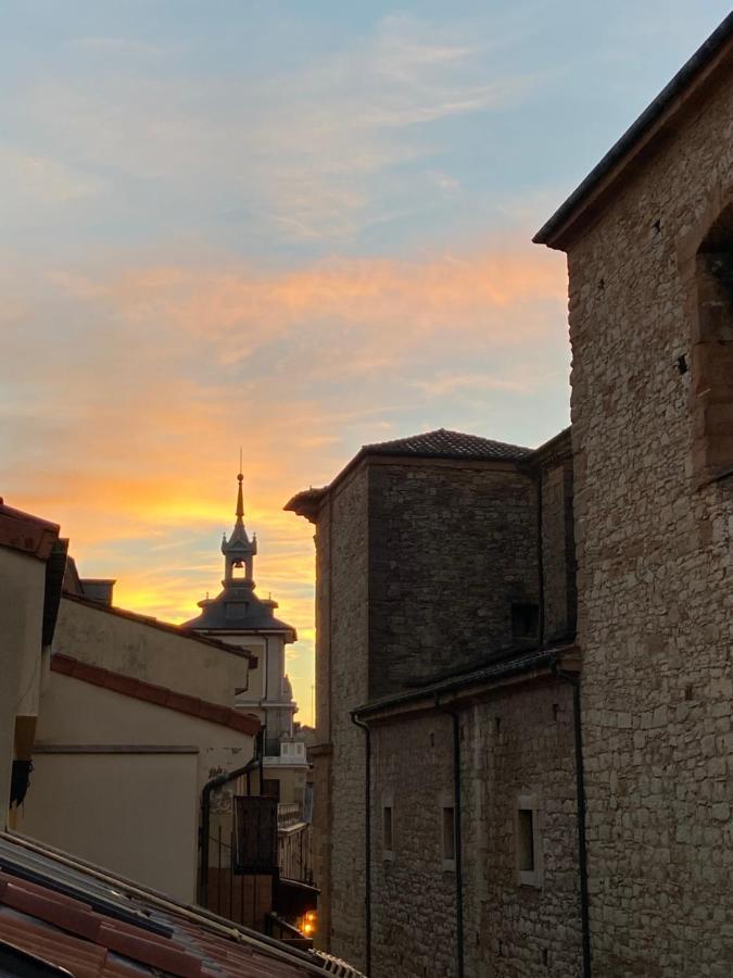 Ferienwohnung Atico Al Lado Del Ayuntamiento Oviédo Exterior foto