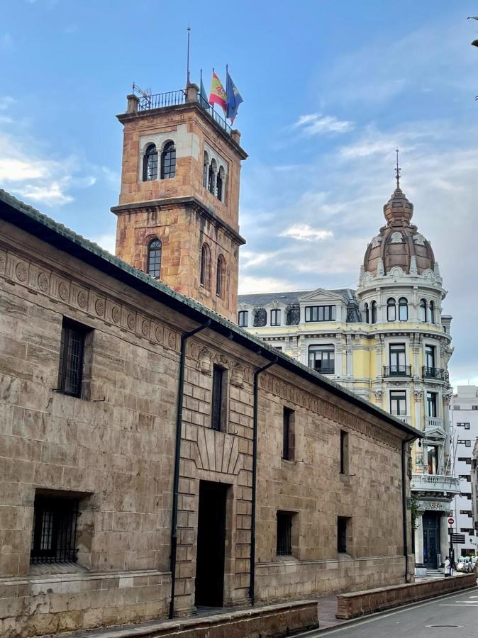 Ferienwohnung Atico Al Lado Del Ayuntamiento Oviédo Exterior foto